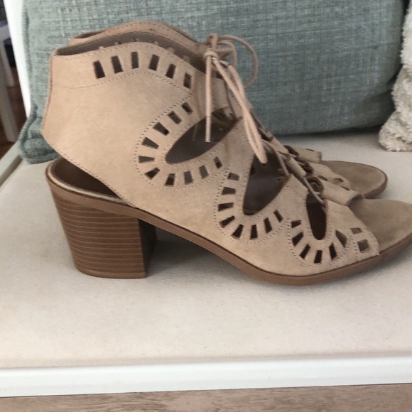 Sandals - Picture 2 of 8